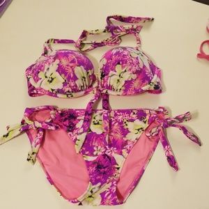 Victoria's Secret swimsuit size 36D & Large bottom